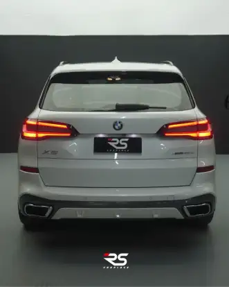 BMW-X5-2021