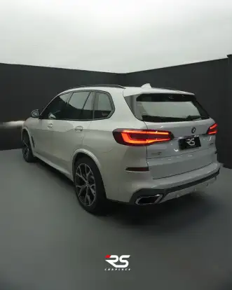 BMW-X5-2021