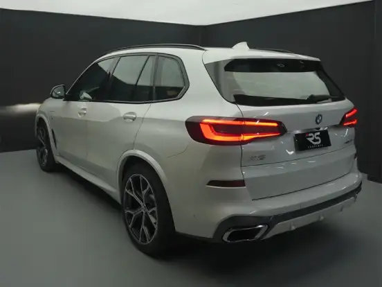 BMW-X5-3.0 I6 TURBO HÍBRIDO XDRIVE45E M SPORT AUTOMÁTICO BMW-X5-2021