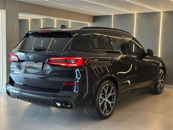 BMW-X5-2021