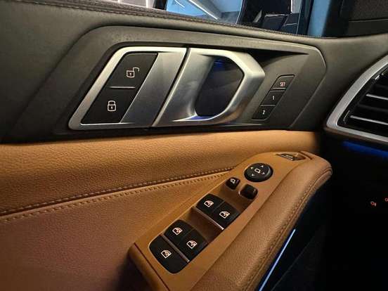 BMW-X5-2021