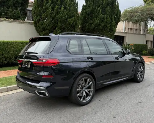 BMW-X7-2019