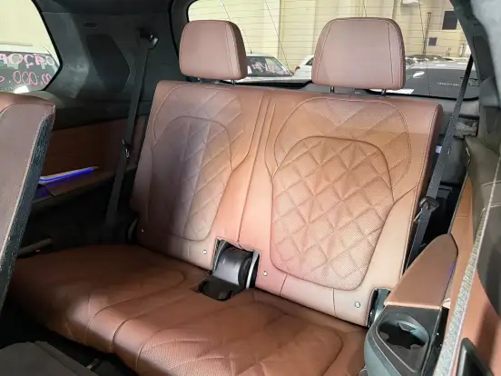 BMW-X7-4.4 V8 GASOLINA M60i STEPTRONIC BMW-X7-2023