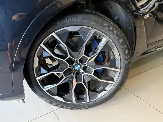 BMW-X7-4.4 V8 GASOLINA M60i STEPTRONIC BMW-X7-2023