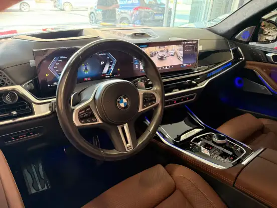 BMW-X7-4.4 V8 GASOLINA M60i STEPTRONIC BMW-X7-2023