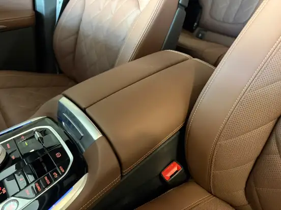 BMW-X7-2023