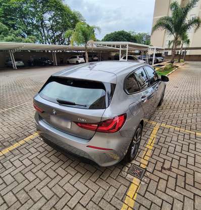 BMW-118i-2022