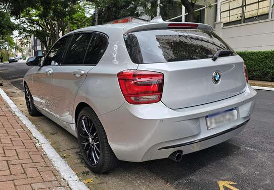BMW-118i-2012
