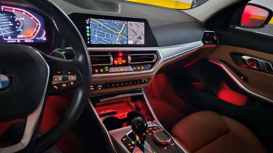 BMW-320i-2022