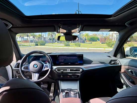 BMW-320i-2023