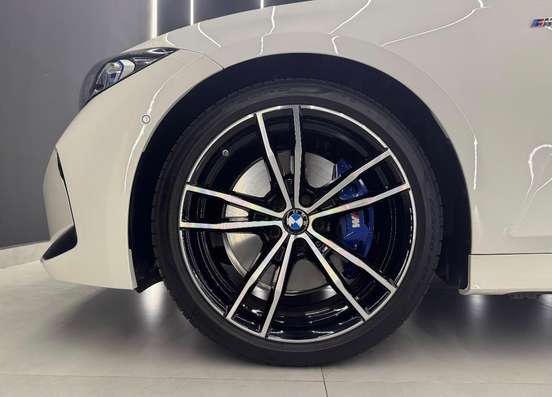 BMW-320i-2024