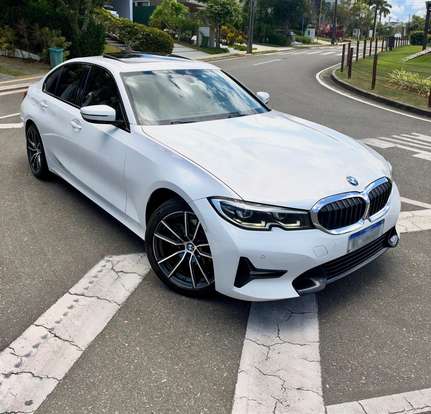 BMW-320i-2020
