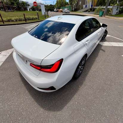 BMW-320i-2020