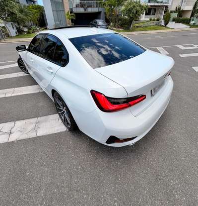 BMW-320i-2020