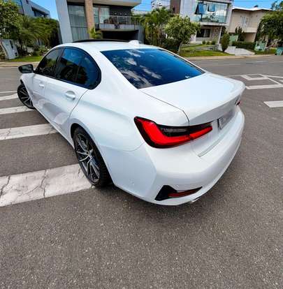 BMW-320i-2020