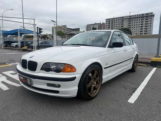 BMW-325i-2.5 SEDAN 24V GASOLINA 4P MANUAL BMW-325i-2001