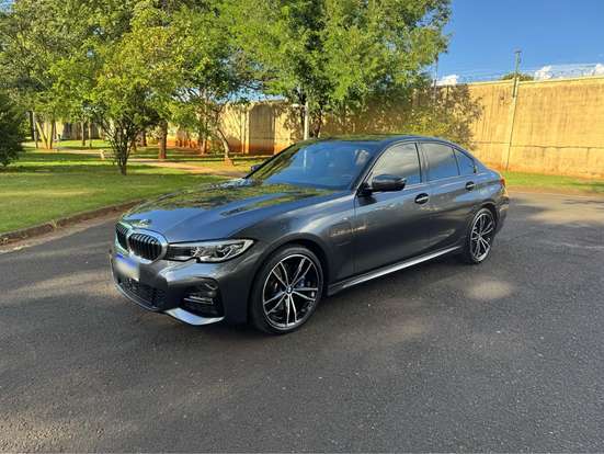 BMW-330e-2021