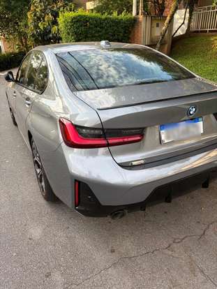 BMW-330e-2025