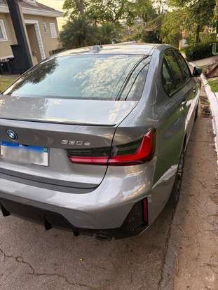 BMW-330e-2025