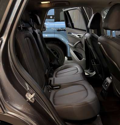 BMW-X1-2021