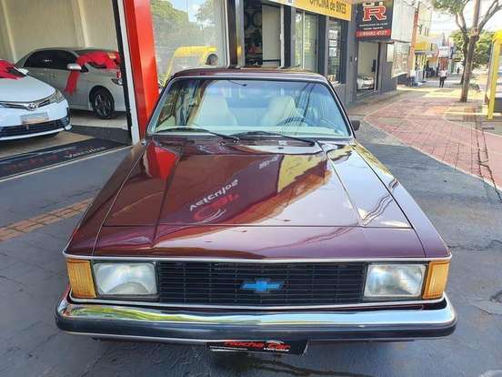 CHEVROLET-CARAVAN-1982