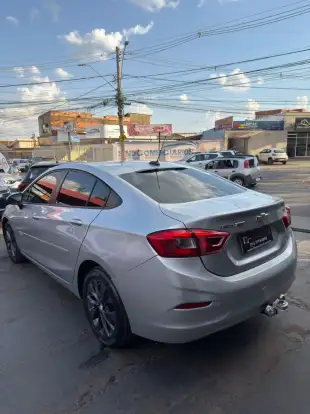 CHEVROLET-CRUZE-2017
