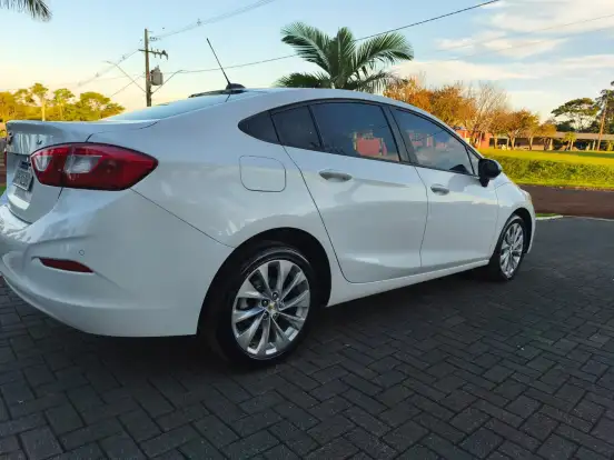 CHEVROLET-CRUZE-2018