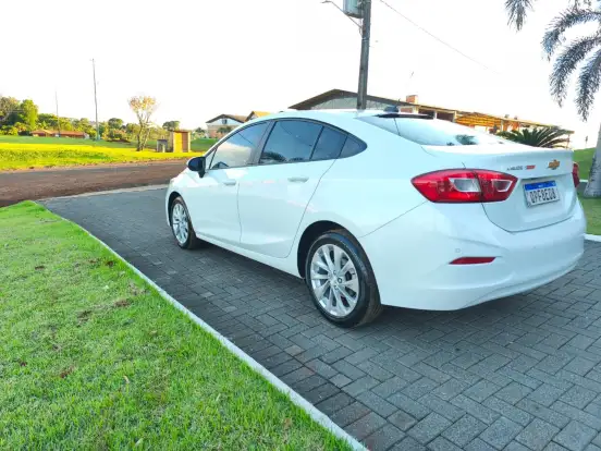 CHEVROLET-CRUZE-2018
