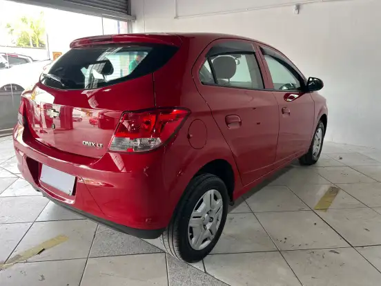 CHEVROLET-ONIX-2013