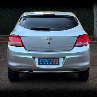 CHEVROLET-ONIX-2015