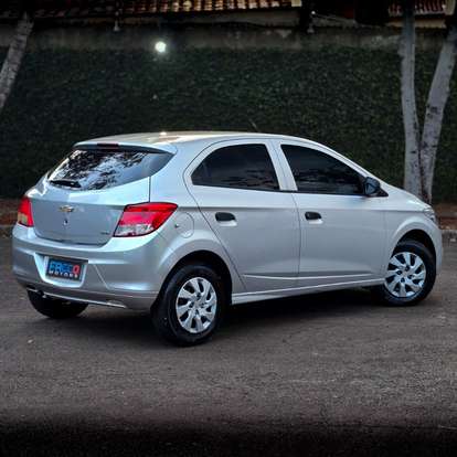 CHEVROLET-ONIX-2015