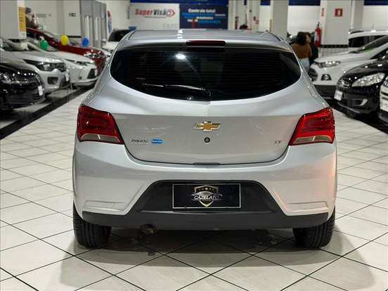 CHEVROLET-ONIX-2017