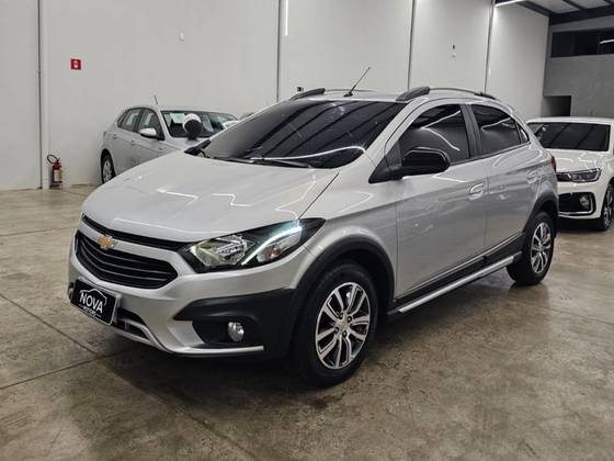 CHEVROLET ONIX 1.4 MPFI ACTIV 8V FLEX 4P AUTOMÁTICO