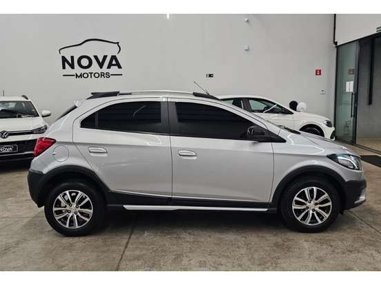 CHEVROLET-ONIX-2017