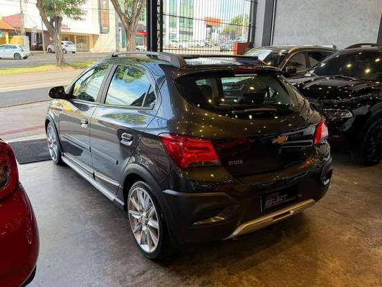 CHEVROLET-ONIX-1.4 MPFI ACTIV 8V FLEX 4P AUTOMÁTICO CHEVROLET-ONIX-2017