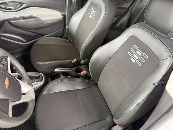 CHEVROLET-ONIX-1.4 MPFI ADVANTAGE 8V FLEX 4P AUTOMÁTICO CHEVROLET-ONIX-2018