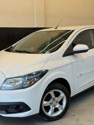 CHEVROLET-ONIX-1.4 MPFI LT 8V FLEX 4P AUTOMÁTICO CHEVROLET-ONIX-2013