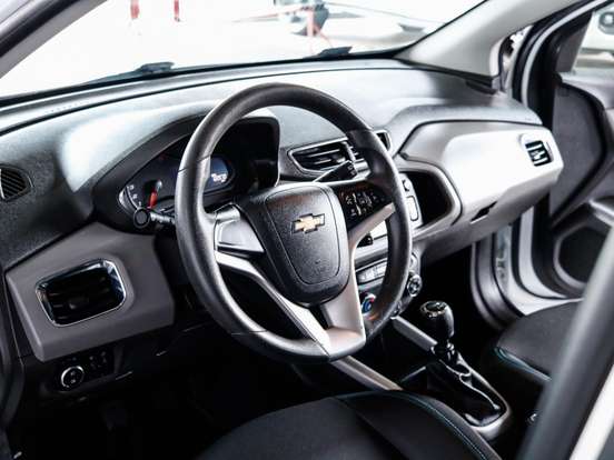 CHEVROLET-ONIX-2018