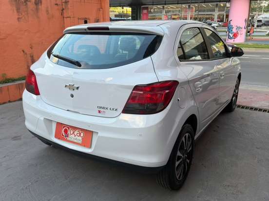 CHEVROLET-ONIX-1.4 MPFI LTZ 8V FLEX 4P AUTOMÁTICO CHEVROLET-ONIX-2014