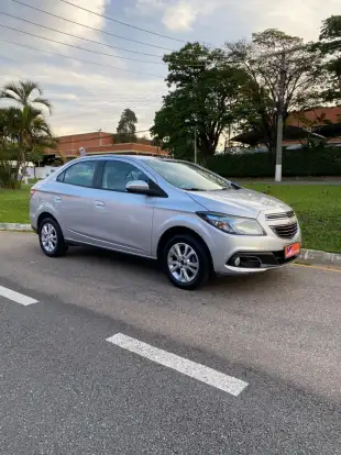 CHEVROLET-PRISMA-2013