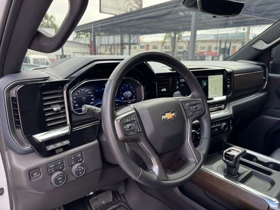 CHEVROLET-SILVERADO-5.3 V8 GASOLINA 1500 HIGH COUNTRY 4X4 AUTOMÁTICO CHEVROLET-SILVERADO-2023