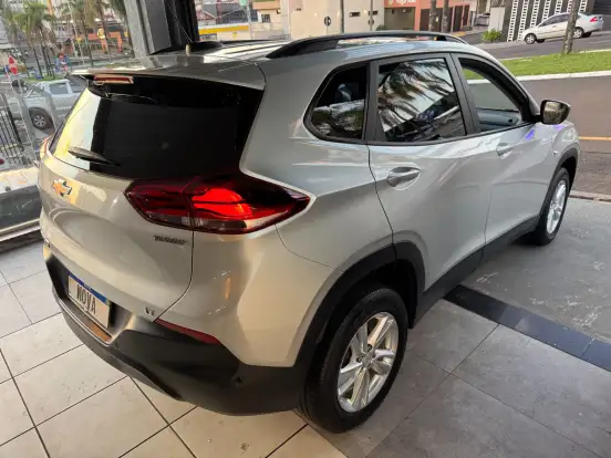 CHEVROLET-TRACKER-2021
