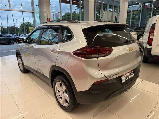 CHEVROLET-TRACKER-2023