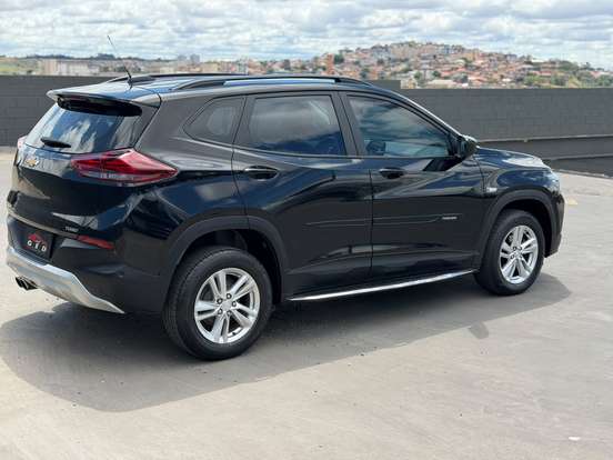 CHEVROLET-TRACKER-2023