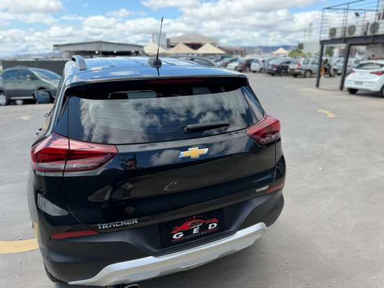 CHEVROLET-TRACKER-2023