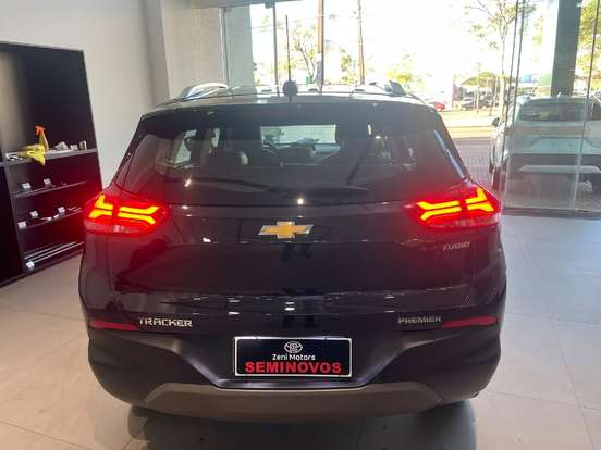 CHEVROLET-TRACKER-2023