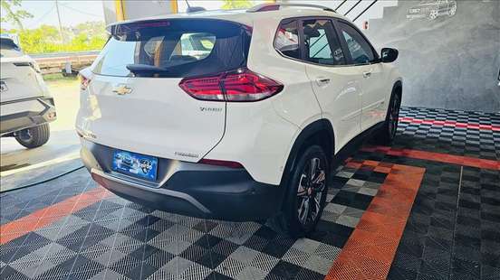 CHEVROLET-TRACKER-2023