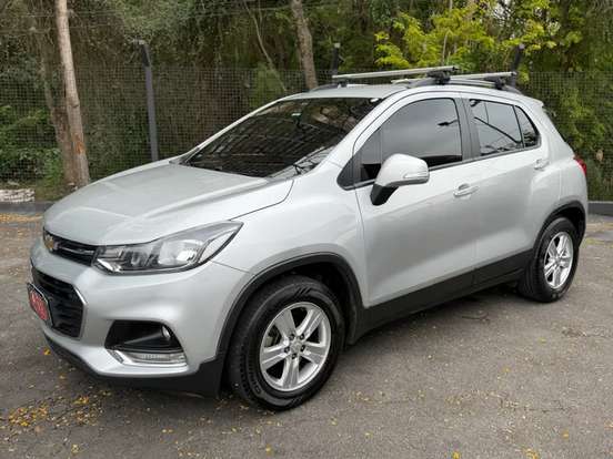 CHEVROLET-TRACKER-2018
