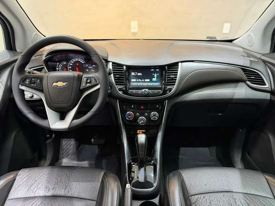 CHEVROLET-TRACKER-2018