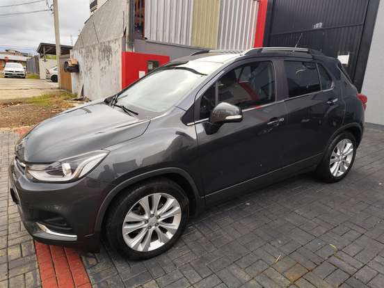 CHEVROLET-TRACKER-2018